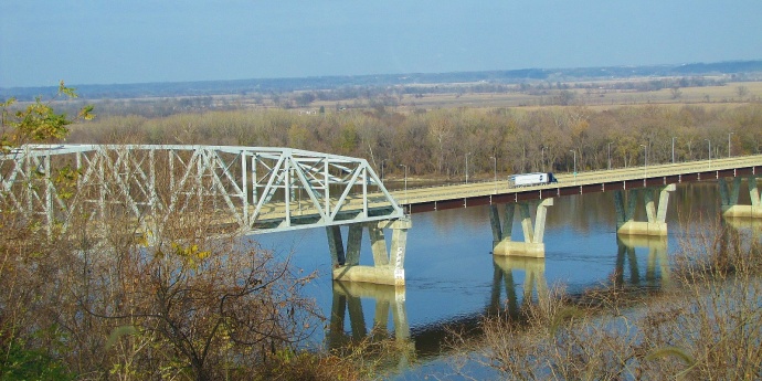 Mark Twain Memorial Bridge Thumbnail