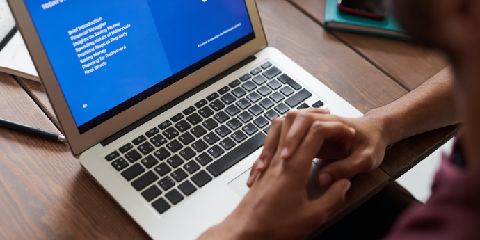 hands at computer