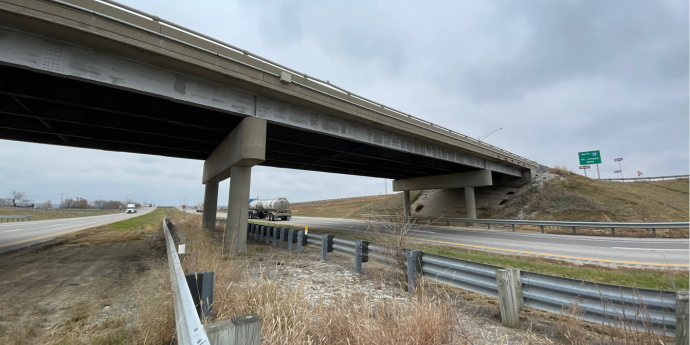 side profile of Missouri Route 118 bridge