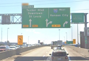 I-70 overhead sign near Stan Musial Veterans Memorial Bridge