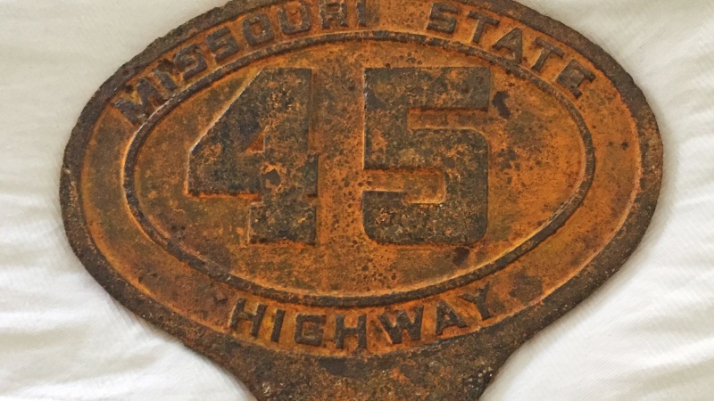 Old style highway marker for Route 45