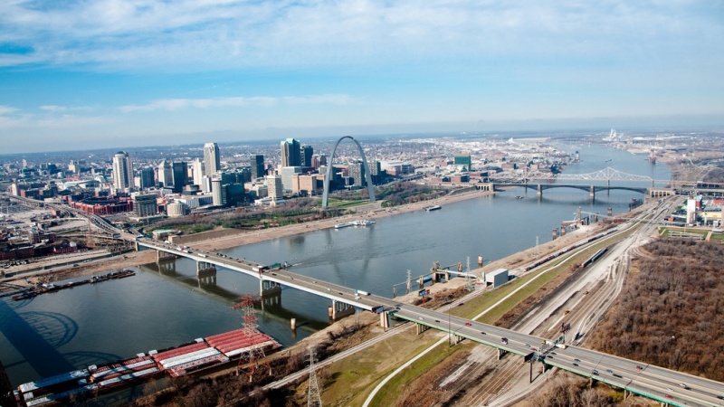 an aerial shot of the st. louis arch