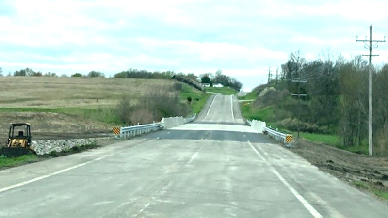 photo showing open roadway and new Mozingo Creek Bridge on US 136 east of Maryville in Nodaway County