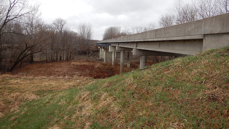 Side view of the Carroll County Route M Grand River Bridge